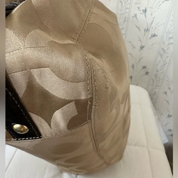 Coach Tan and Brown Signature Shoulder Bag - Picture 7 of 16
